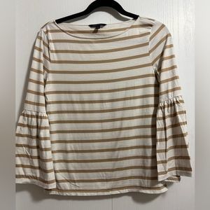 banana Republic Mainer boat neck, bell sleeve t shirt. Size S